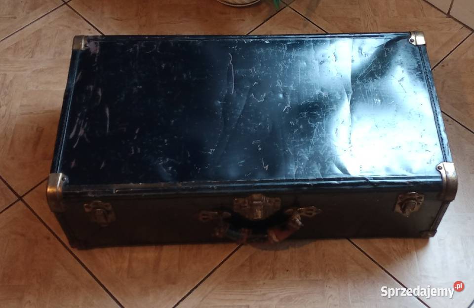 Stara walizka z okuciami Nakło nad Notecią