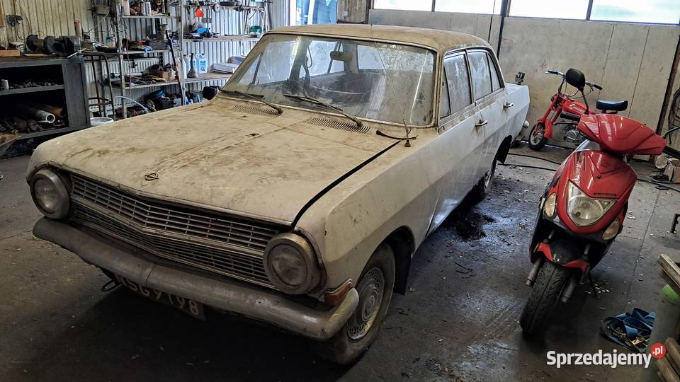 Opel Olympia Rekord prosto ze stodoly na chodzie Sieradz