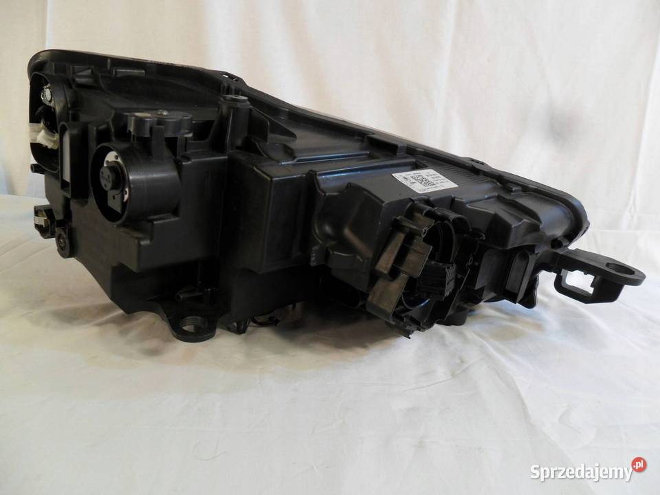 REFLEKTOR PRZÓD STRONA LEWA SKODA SCALA