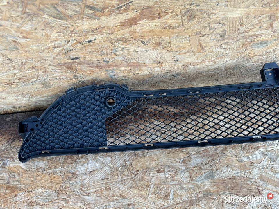 Środkowa kratka zderzaka przód cla w117 1317 Międzychód