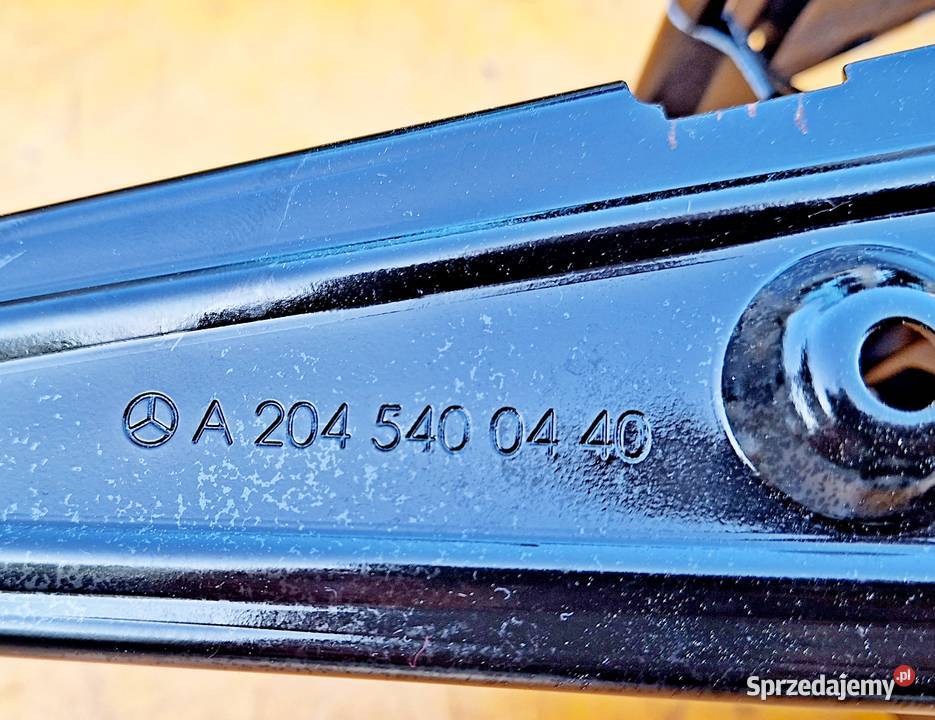 MERCEDES W204 UCHWYT AKUMULATORA POMOCNICZEGO Karoseria mazowieckie Radom