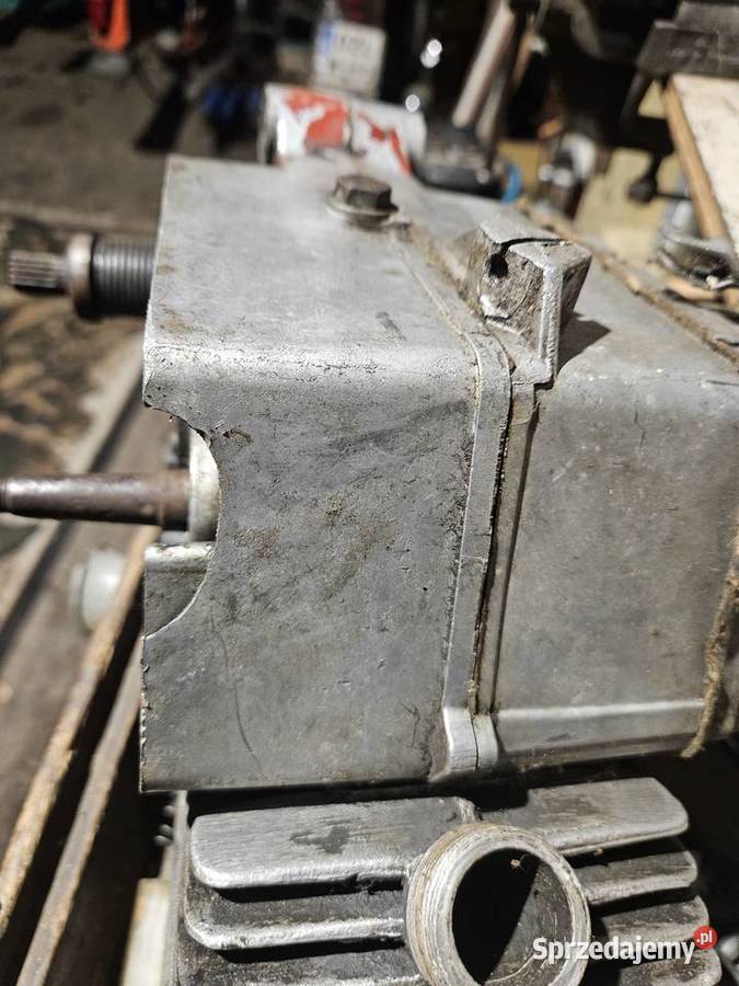 Komar silnik wal skrzynia zapłon