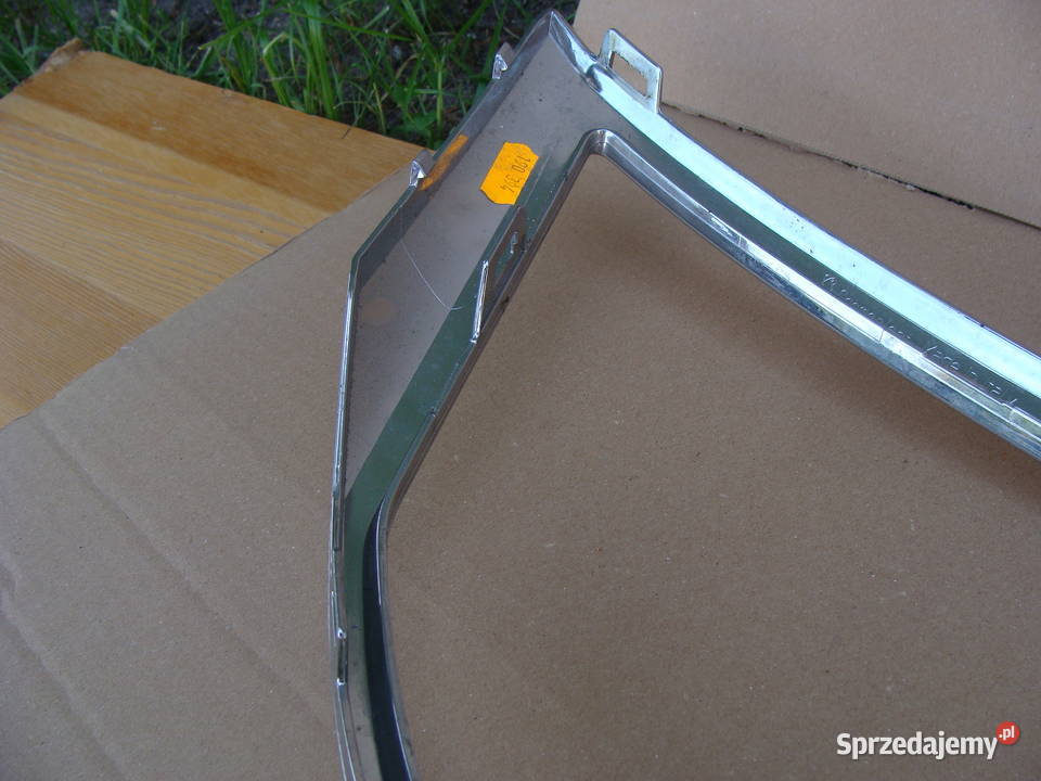 CHROM RAMKA ATRAPY GRILL SKODA KAROQ 57A85376 osobowe
