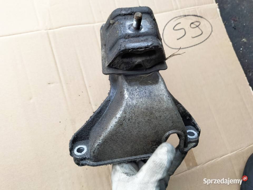 AUDI 80 B3 ŁAPA PODUSZKA SILNIKA WSPORNIK Zawieszenie i amortyzacja