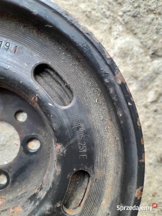 058105251e koło pasowe 18 Czemierniki sprzedam