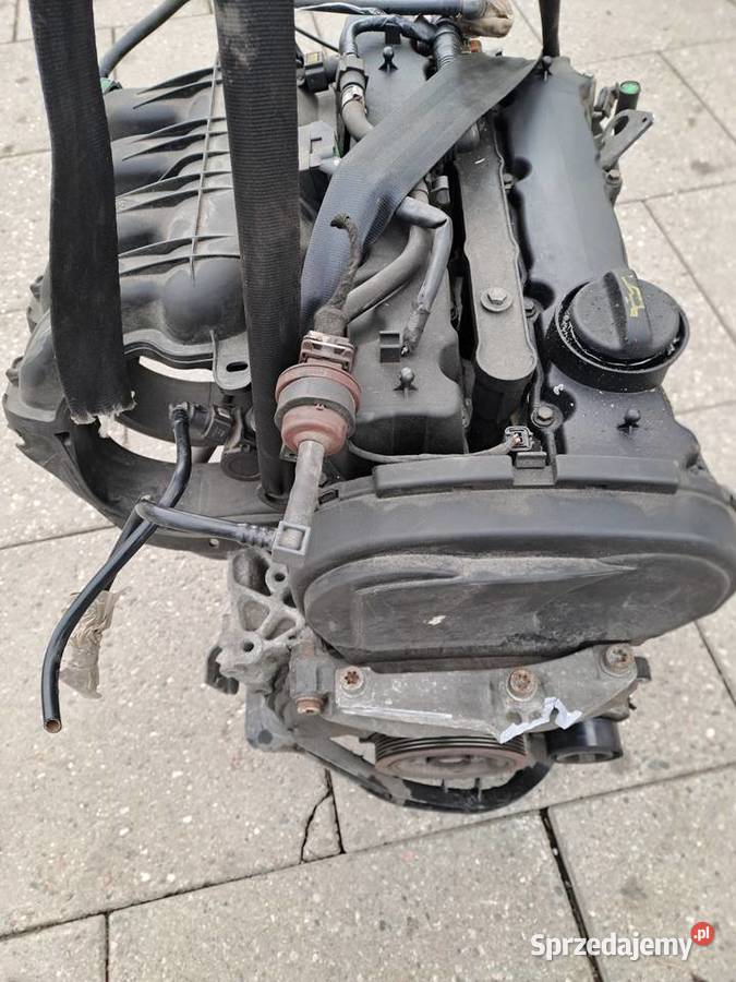 Peugeot 207 14 silnik kompletny kod KFU sprzedam