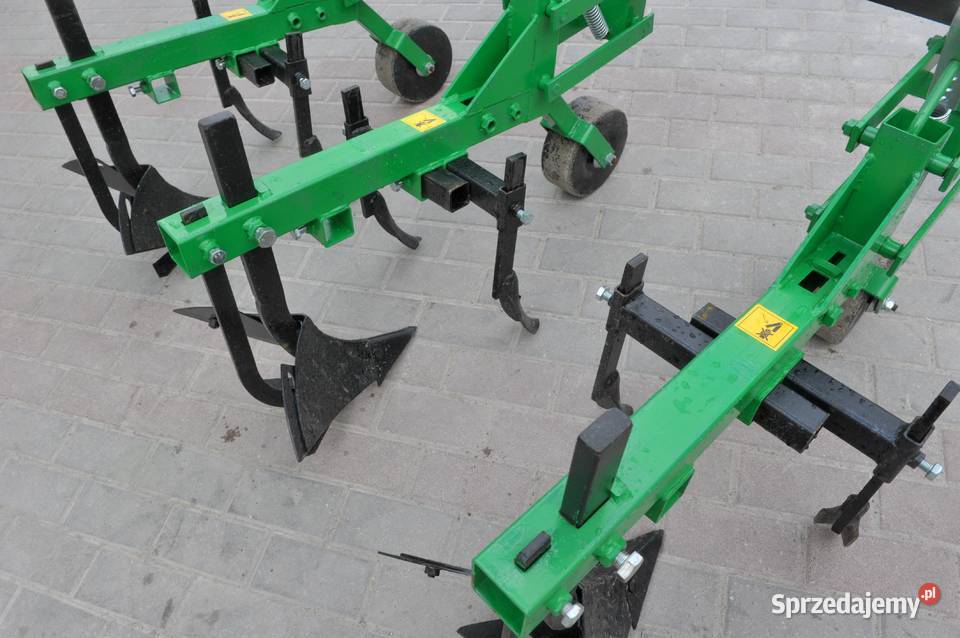 Pielnikoobsypnik 3sekcyjny dwurzędowy 4FARMER Tajęcina