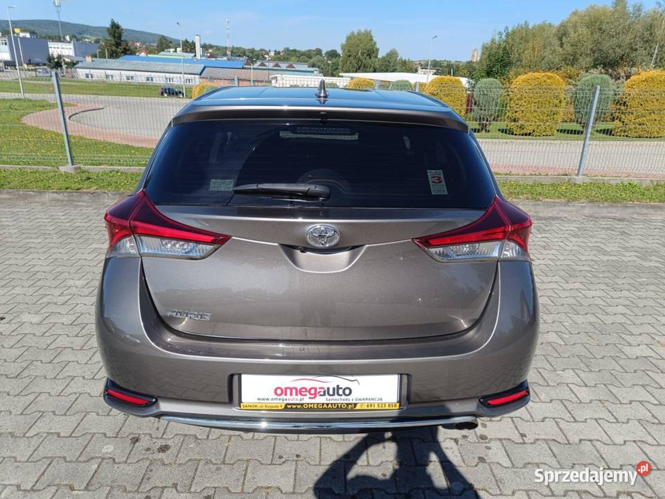 Toyota Auris II Hatchback 5d Facelifting 2017 78000km Sanok