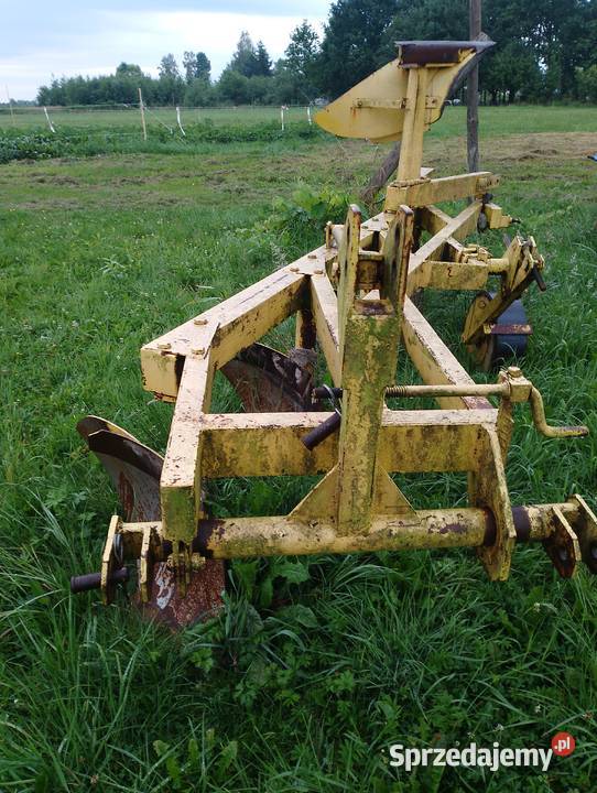 Pług zagonowy 5 cio skibowy szerokość rob 18 m nieuszkodzony Dąbrowica sprzedam