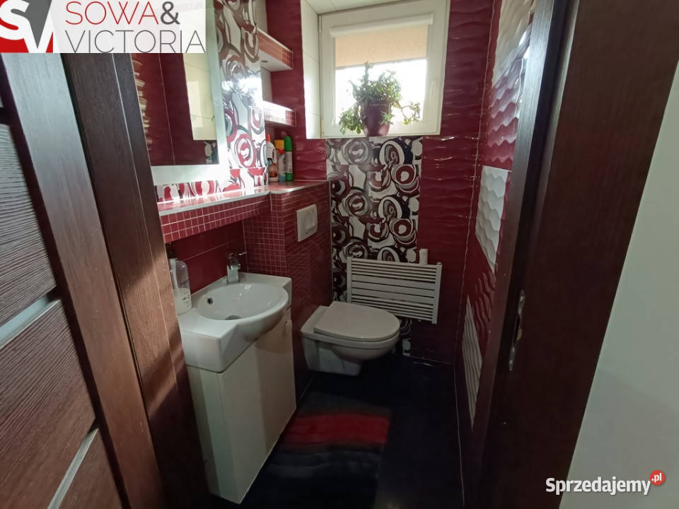 Skrajny szereg na Piaskowej Górze Liczba pokoi 5 Wałbrzych