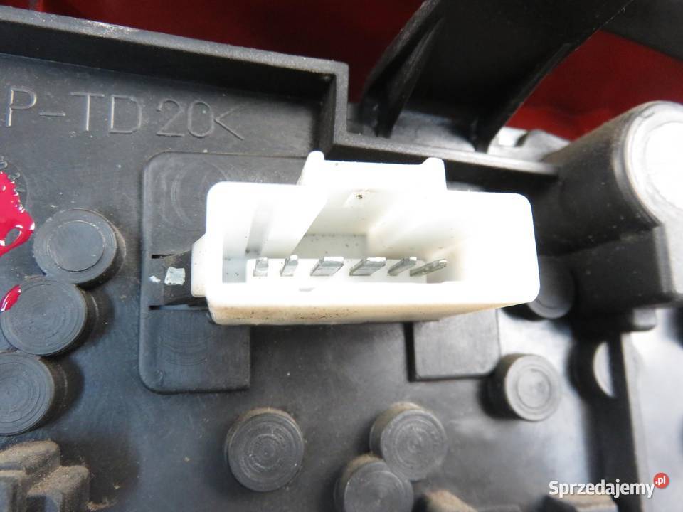 LAMPA PRAWA TYLNA PEUGEOT 406 9630364777 osobowe