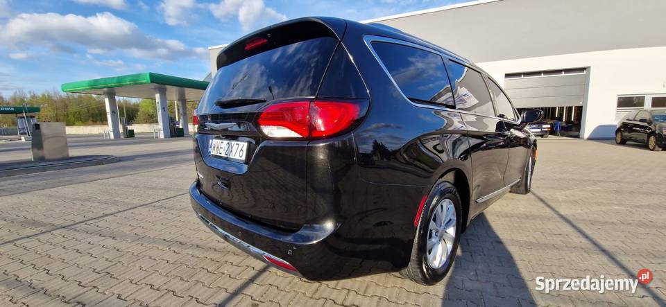Chrysler Pacifica 2017 7 os dach monitory 130 Kałuszyn