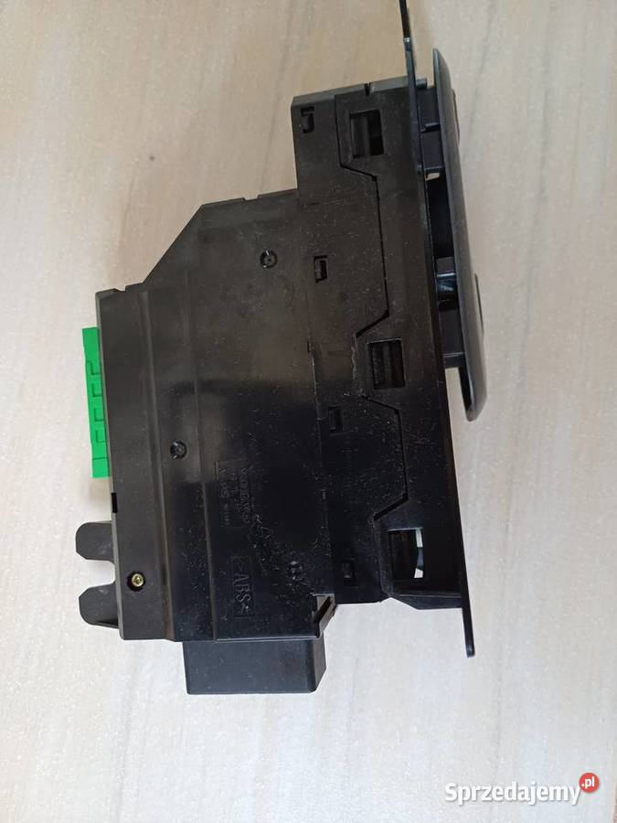 Sprzedam panel przełącznik szyby prawy volvo s60 Mońki
