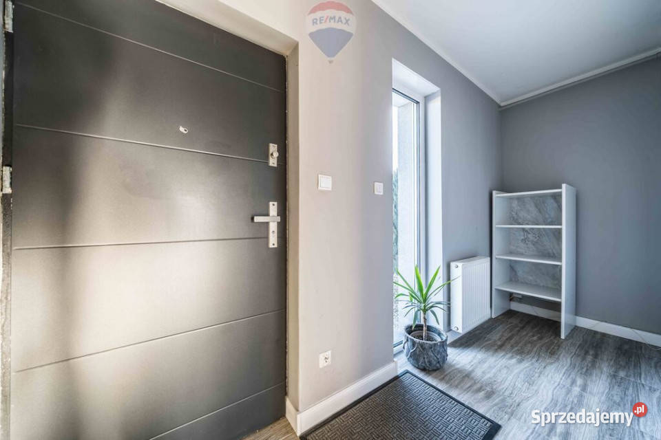 Parterowy funkcjonalny dom z ogródkiem Lusówko