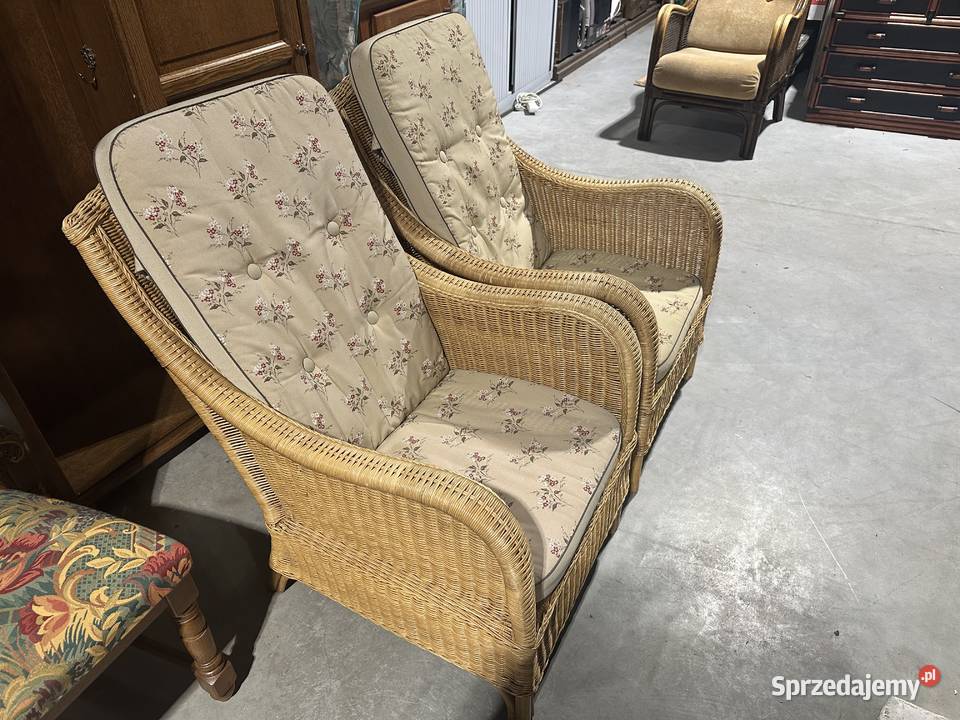 Ładne fotele rattanowe z poduszkami w kwiaty wielkopolskie Sławoszewek