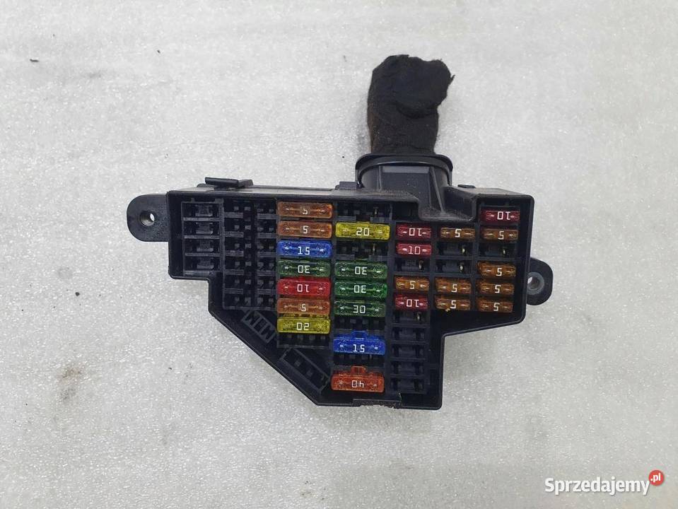 SKRZYNKA BEZPIECZNIKÓW AUDI TT 8J osobowe