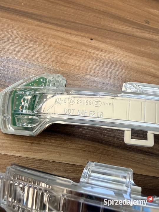 Migaczekierunki lusterek VW golf 8 VIII Rok produkcji 2026