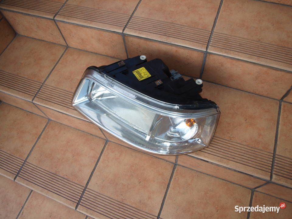 VW Transporter T5 lampa lewa przód 2003 2009r