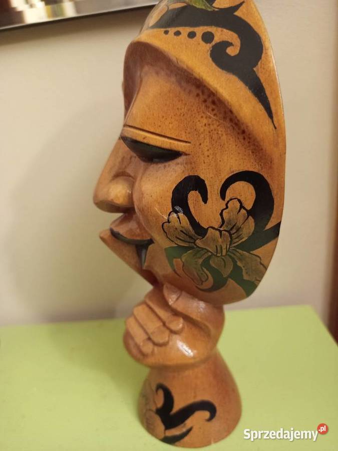 Maska rzeżbiona i malowan ręcznie CISZA pochodzi Warszawa