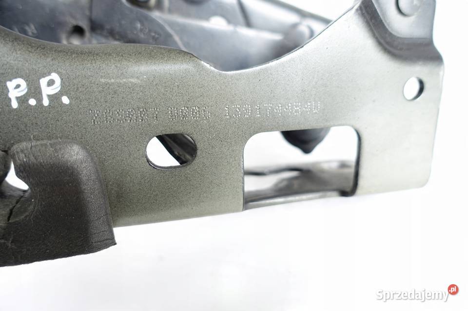 Mercedes W238 coupe ZAWIAS PRZEDNIEJ MASKI prawy Janów sprzedam