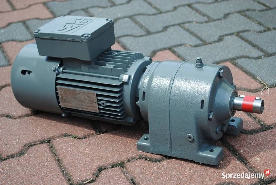 Motoreduktor dwubiegowy 0104kw 1354obr SEW Kargowa