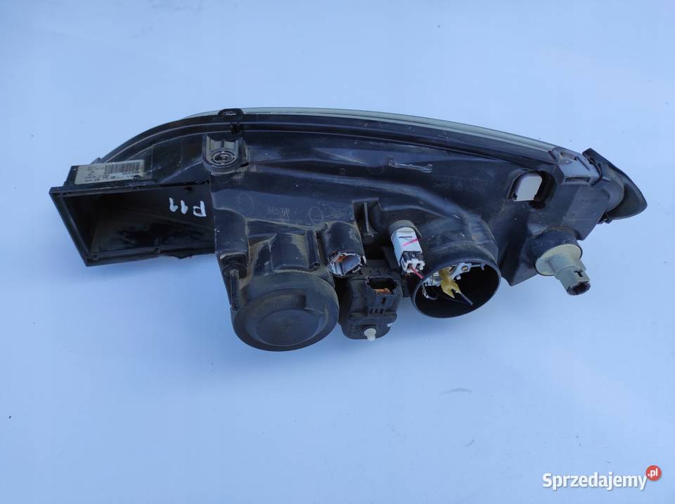 LAMPA PRZEDNIA PRAWA NISSAN PRIMERA P11 KOMBI Oświetlenie