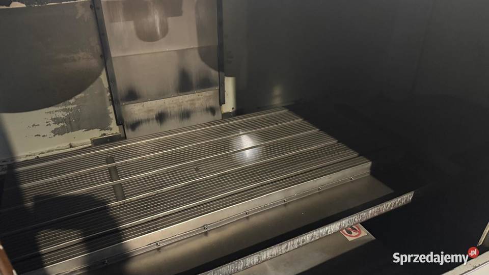 Pionowe centrum obróbcze DEFUM AFM BACA R1000