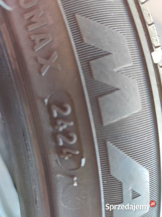 Opony zimowe 23540 R19 Banino