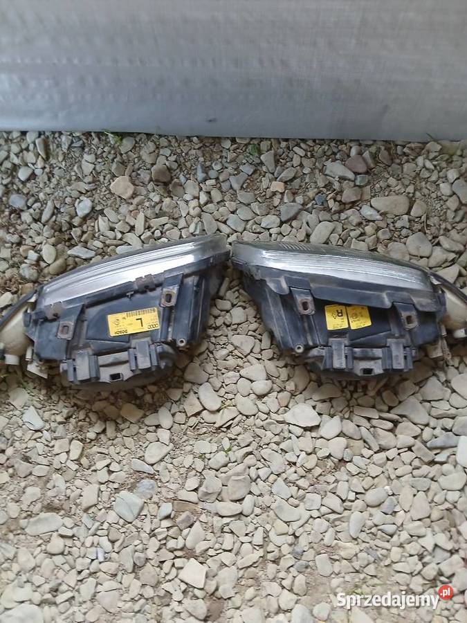 Lampy przednie kpl z kierunkami Audi A4 b5 Biecz sprzedam
