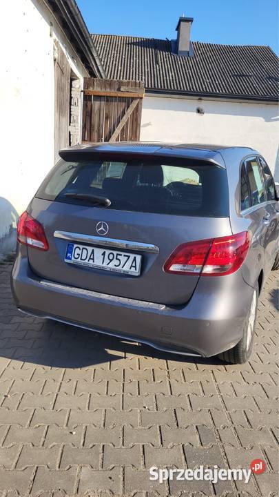 Mercedes B 180 benzyna turbo antracit metalic elektrycznie ustawiane fotele Gdańsk