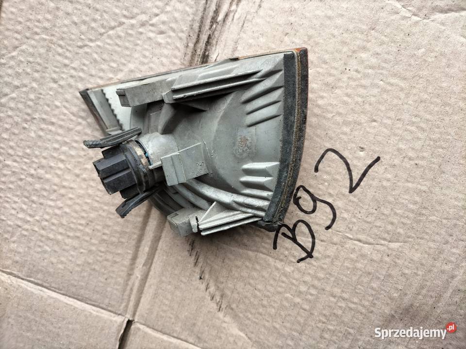 KIERUNKOWSKAZ PRAWY PRZÓD BMW 3 E36 1387044 Kamień-Kolonia sprzedam
