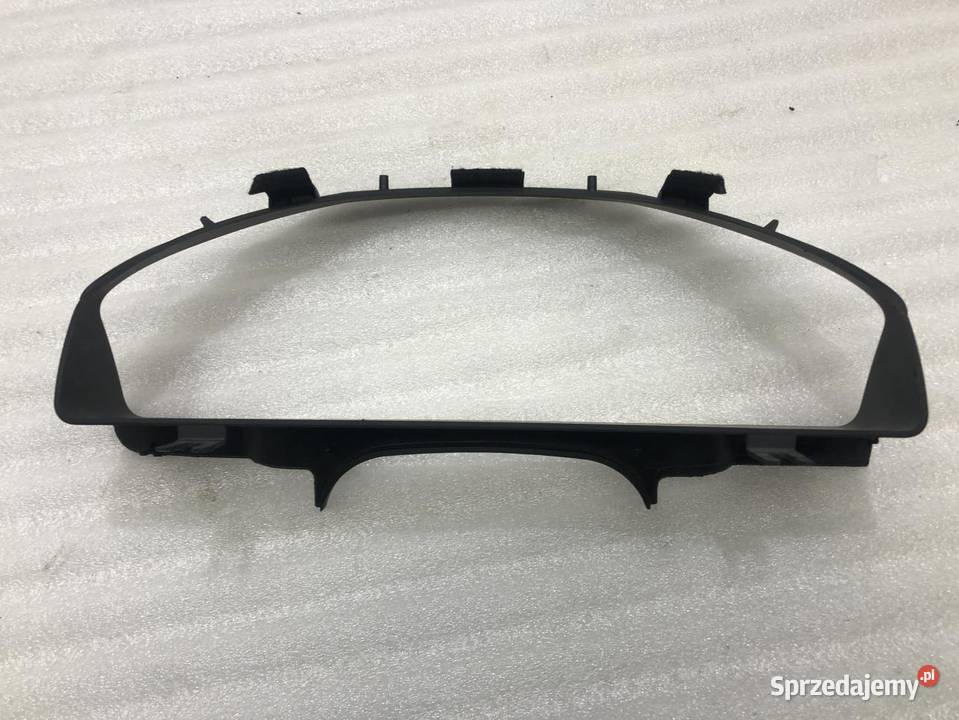 RAMKA LICZNIKA MERCEDES W204 A2046800023 osobowe