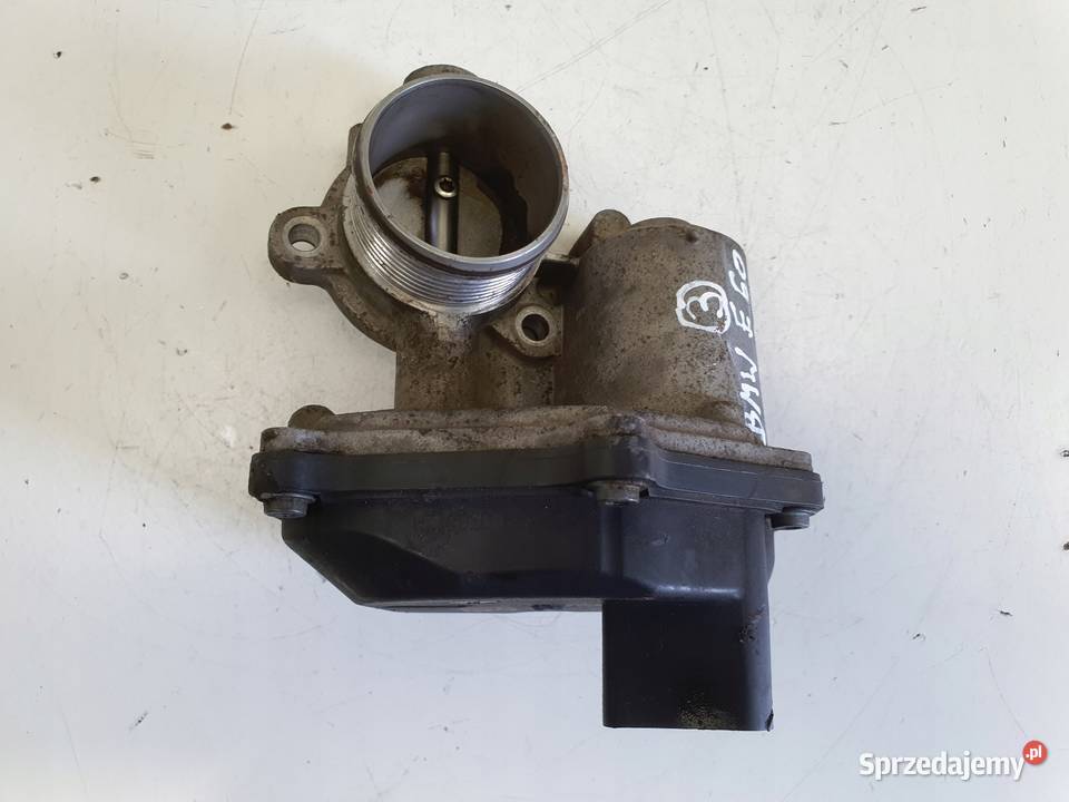 VW Passat B8 20 TDI PRZEPUSTNICA 04L131501C osobowe lubelskie Janów sprzedam