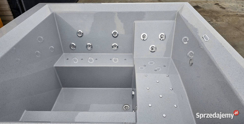 JACUZZI OGRODOWE MODERN 5 W ZABUDOWIE Z DREWNA Z Wrocław