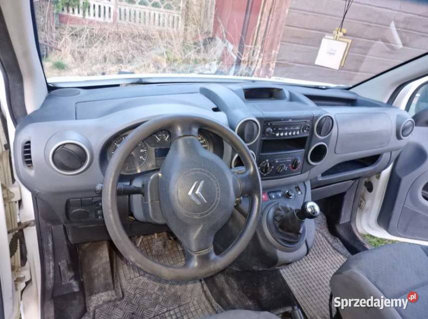 Syndyk sprzeda Citroena Berlingo o rej TLW TM10 196878km Samochody osobowe świętokrzyskie Komparzów