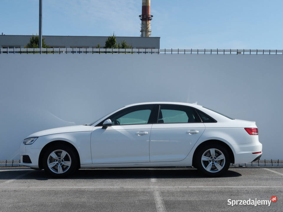 Audi A4 14 TFSI Rok produkcji 2017 A4 Motoryzacja