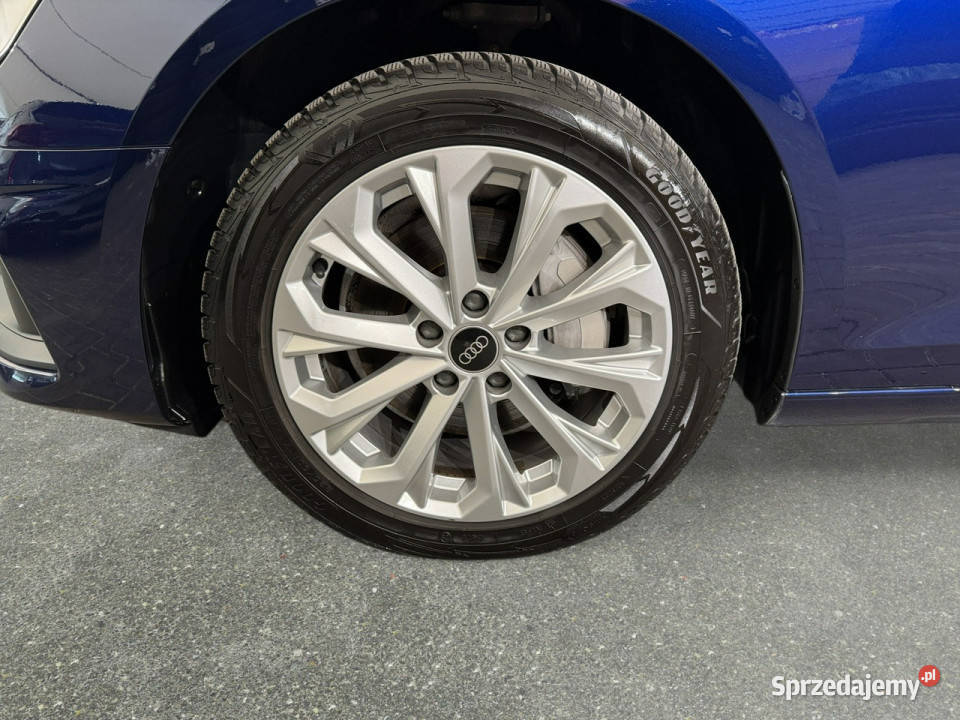 Audi A4 Avant VAT 23 40TFSI mHEV 204 Stronic nawigacja