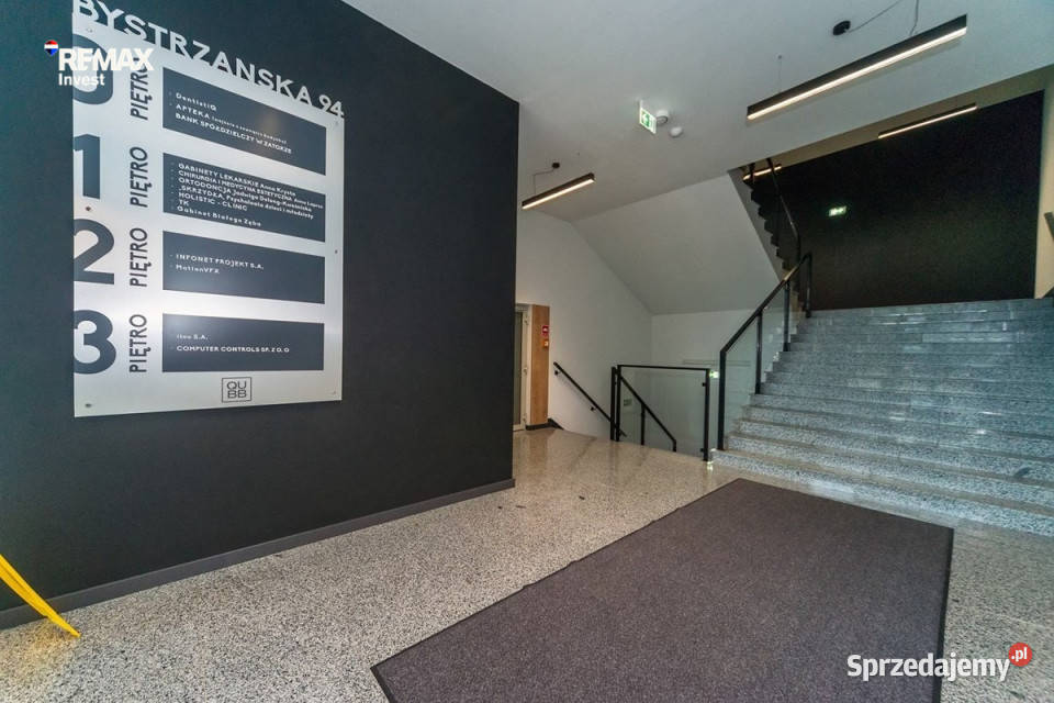Nowoczesna siedziba firmy 360 m i parking