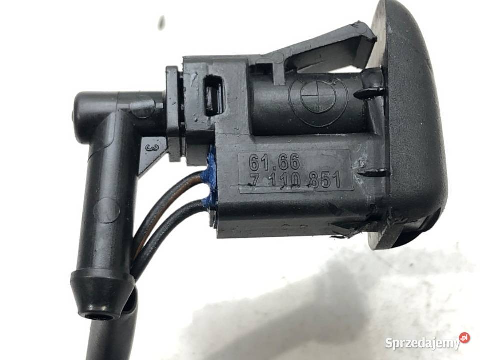 SPRYSKIWACZE MASKI PRAWY BMW E83 0311 7110851 osobowe