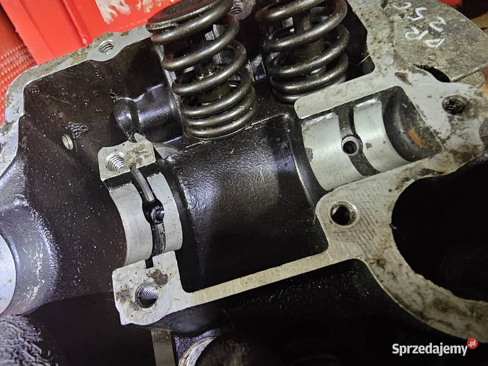 Suzuki DR 250 głowica zawór zawory sprężyna Jelenia Góra