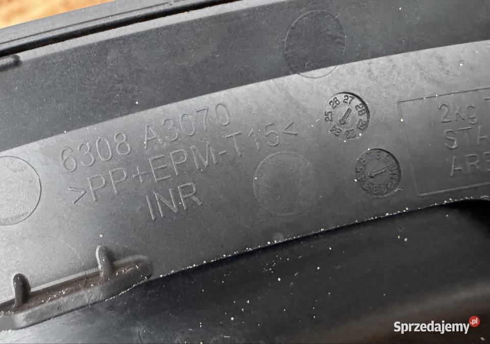 Listwa błotnika przód prawa rh Nissan qashqai 3 Sieraków