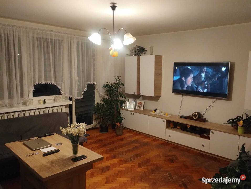 Sprzedam mieszkanie 3 pokoje 4 piętro winda 68 Liczba pokoi 3 Łódź