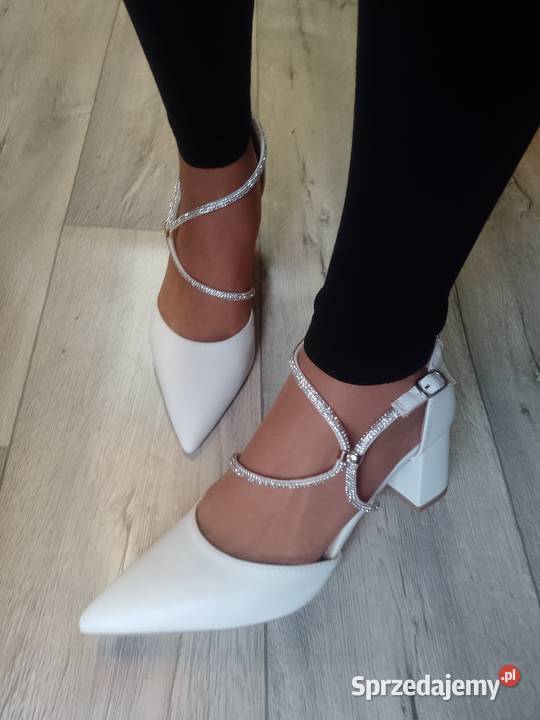 42 Białe bogato zdobione czółenka wieczorowe z Kraków sprzedam