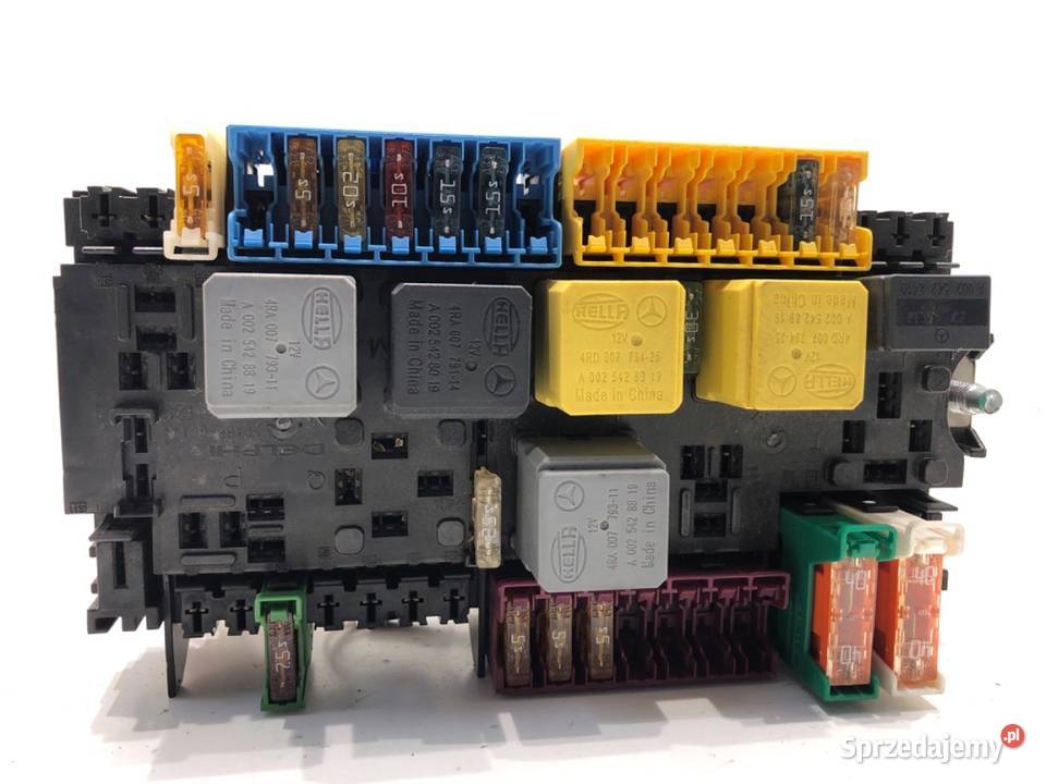 SKRZYNKA BEZPIECZNIKÓW MERCEDES W176 A2469060093