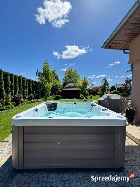 Wanna z hydromasażem jacuzzi ogrodowe Trident mazowieckie sprzedam
