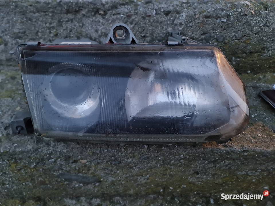 Alfa Romeo lampa przednia prawa czarna 145 146 Żory