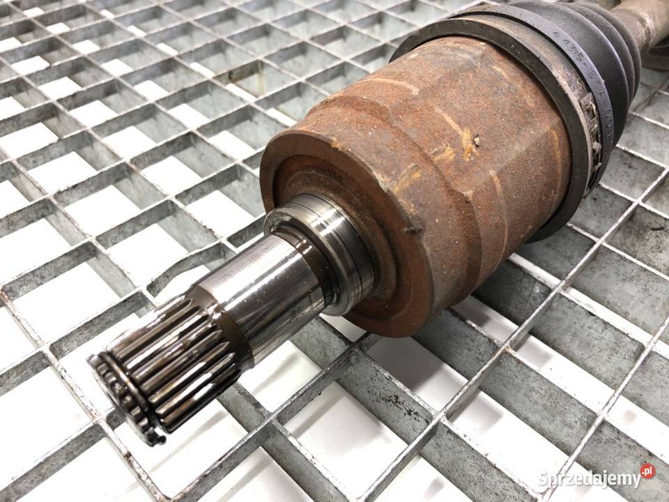 PÓŁOŚ PRAWY PRZÓD HONDA JAZZ II 13 83 0108