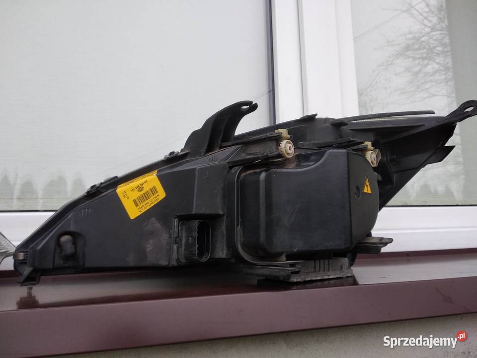 Ford Focus MK1 lampy przednie reflektory przód Sieradz