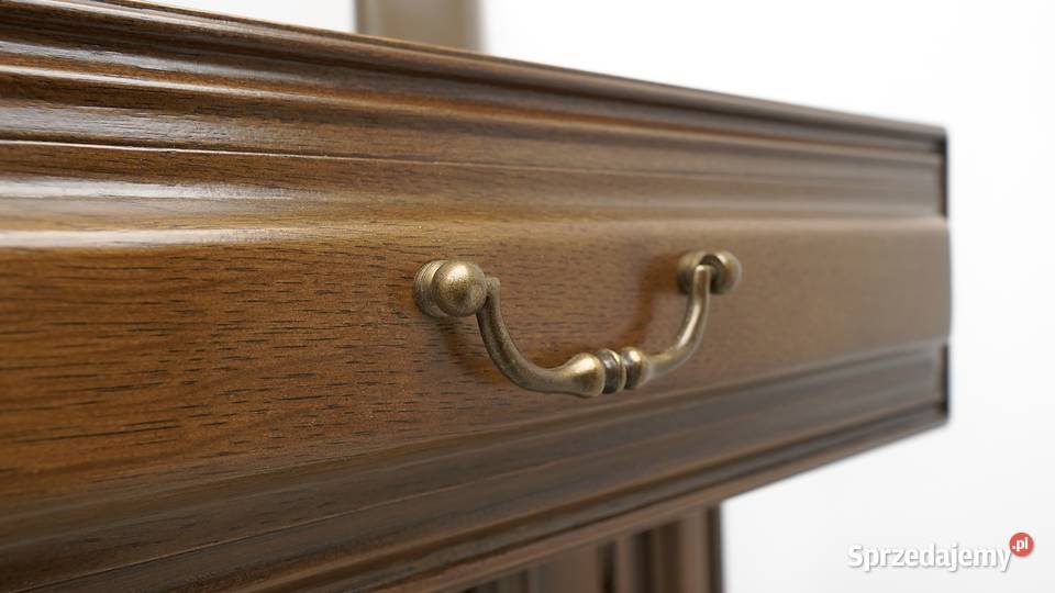Stylowa dębowa komoda renowacji Jerka