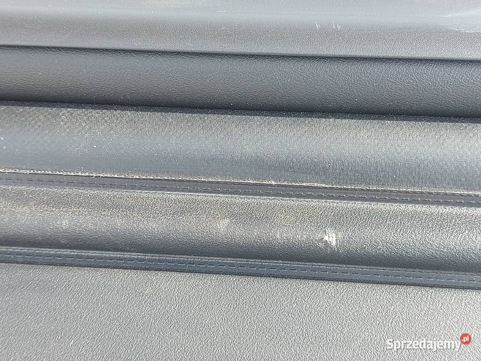 MERCEDES CKLASA W204 roleta bagażnika